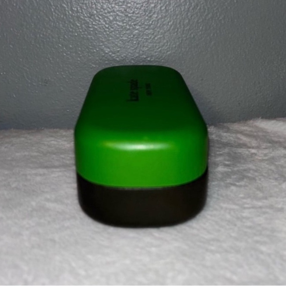 Kate Spade Vibrant Green Glasses Case - Picture 7 of 10